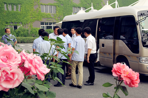 Der Major von Wuhu City und seine Delegation besuchte Qiangzhen